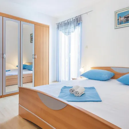 Nice Apartment In Trogir