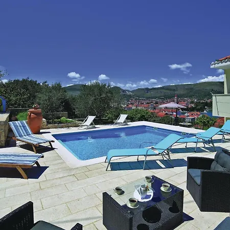 Nice Apartment In Trogir