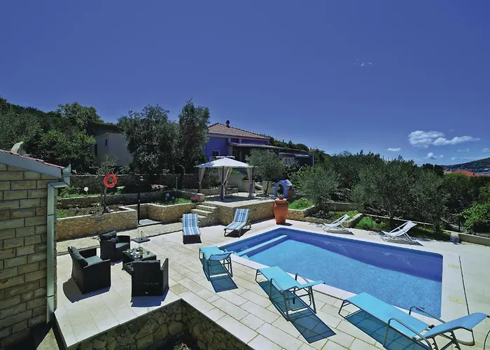 Svlazara Трогір